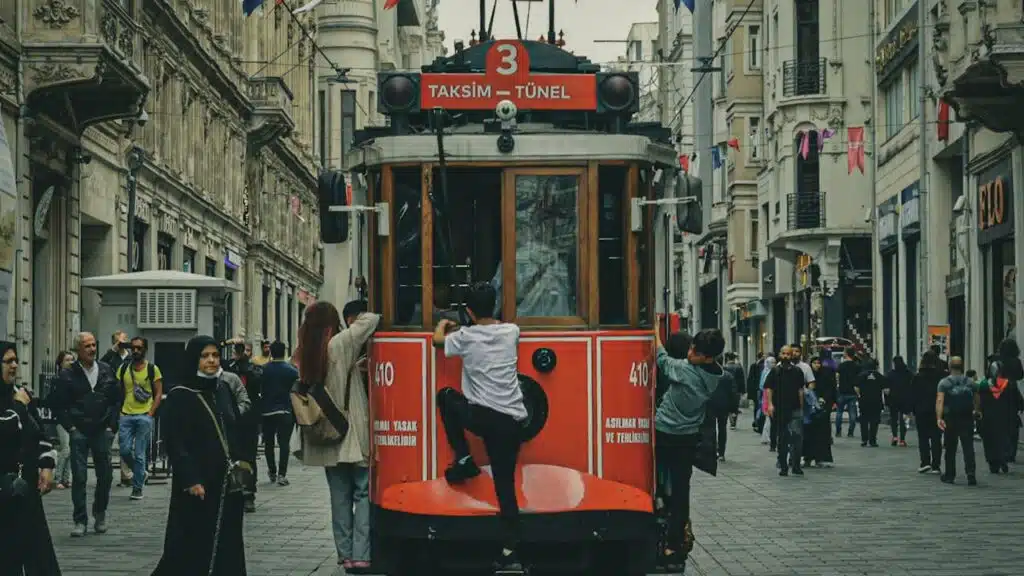 Taksim Square Istanbul 2025 FAQs pexels kemal yildiz 479655819 17614048