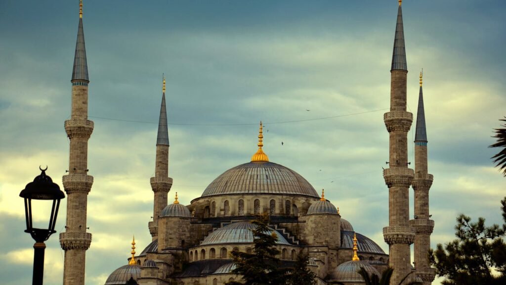 Blue Mosque Istanbul 2025 - Tickets, Guided Tours, Entrance Fee, Dress Code pexels zirakabd 6094414