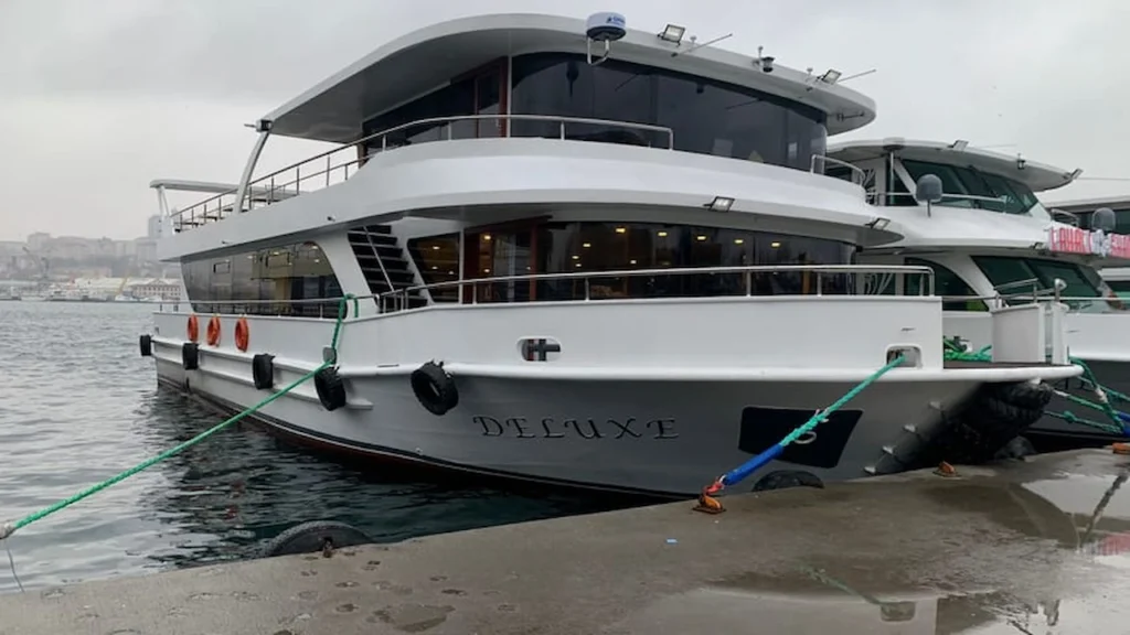 Full-Day Princes' Islands Tour & Lunch From Istanbul "Discover the hidden gems of Princes' Island Tour from Istanbul, like the quaint streets of Büyükada."