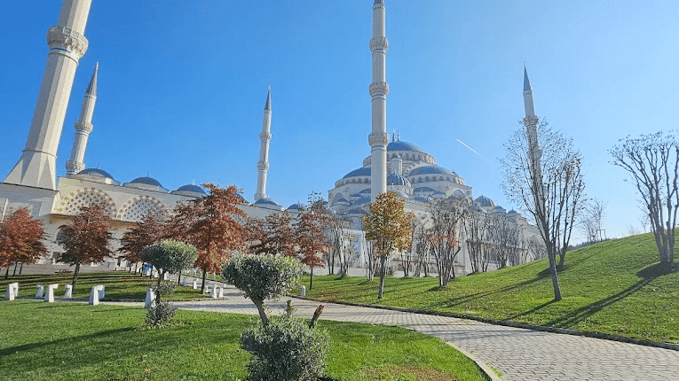 Çamlıca Mosque: Modern Magnificence with Views