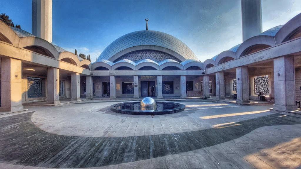 Şakirin Mosque: Contemporary Islamic Architecture
