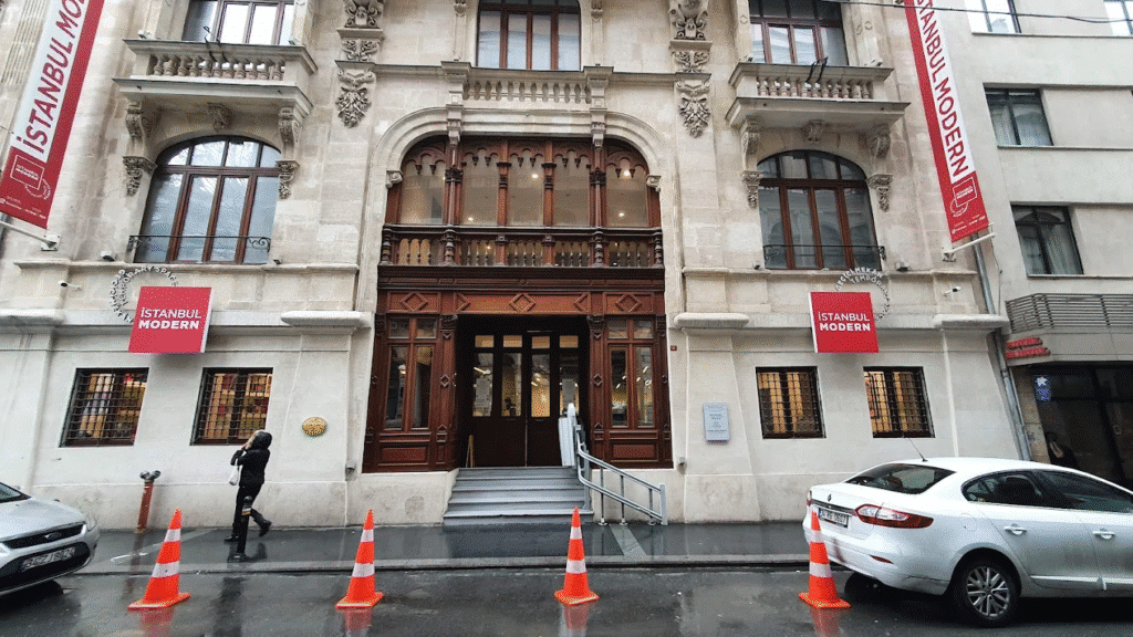Konschtgalerien zu Istanbul enthüllt: Wat een do erliewe kann Istanbul Modern