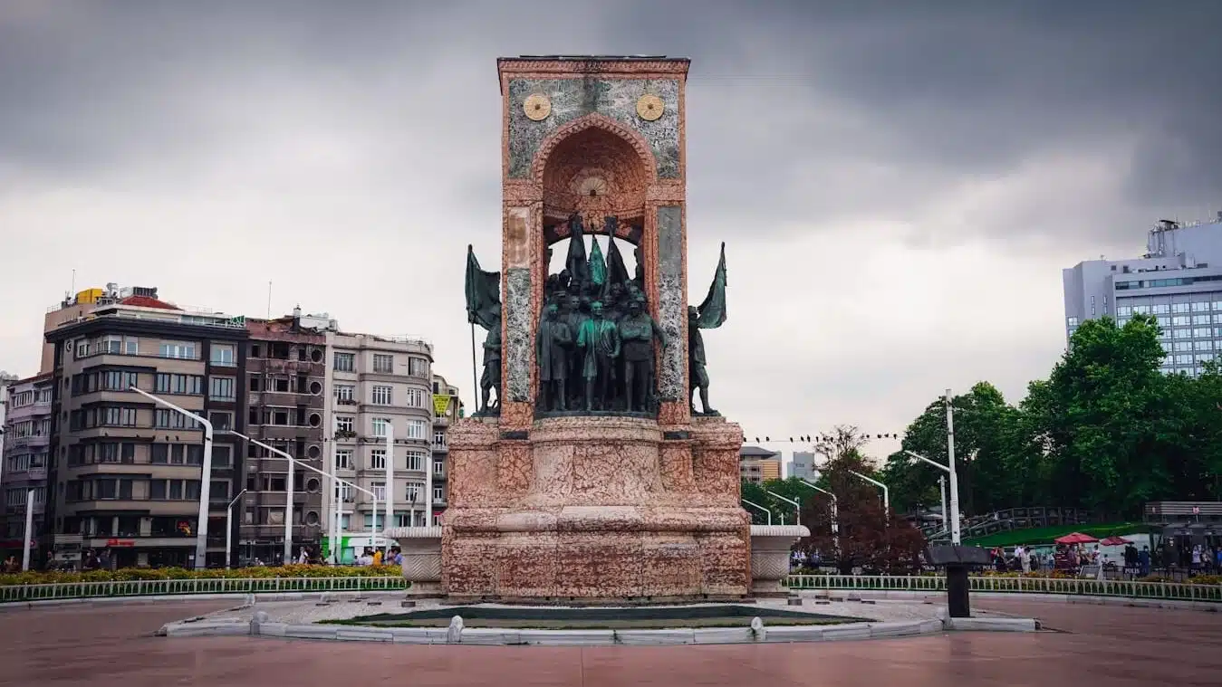 Best Cultural Experiences in Istanbul You Must Discover brown concrete statue under gray sky