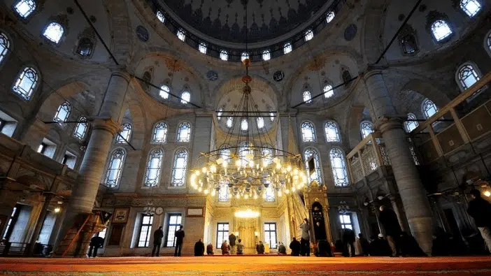  Eyüp Sultan Mosque interior