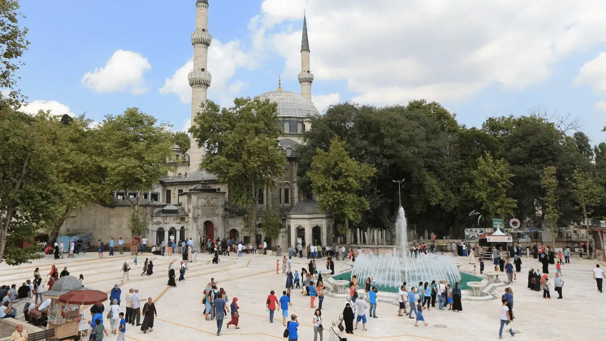  Eyüp Sultan Mosque outside