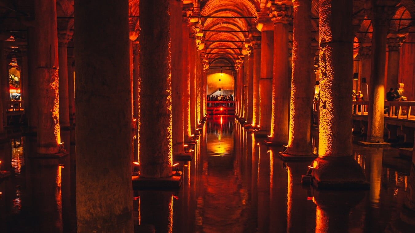 Basilica Cistern - brown kongiri mbiru panguva yemasikati