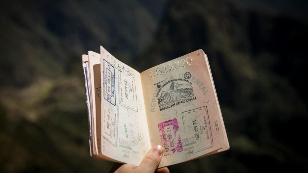 Istanbul Visa Guide: Do You Need a Visa for Istanbul? person holding passport