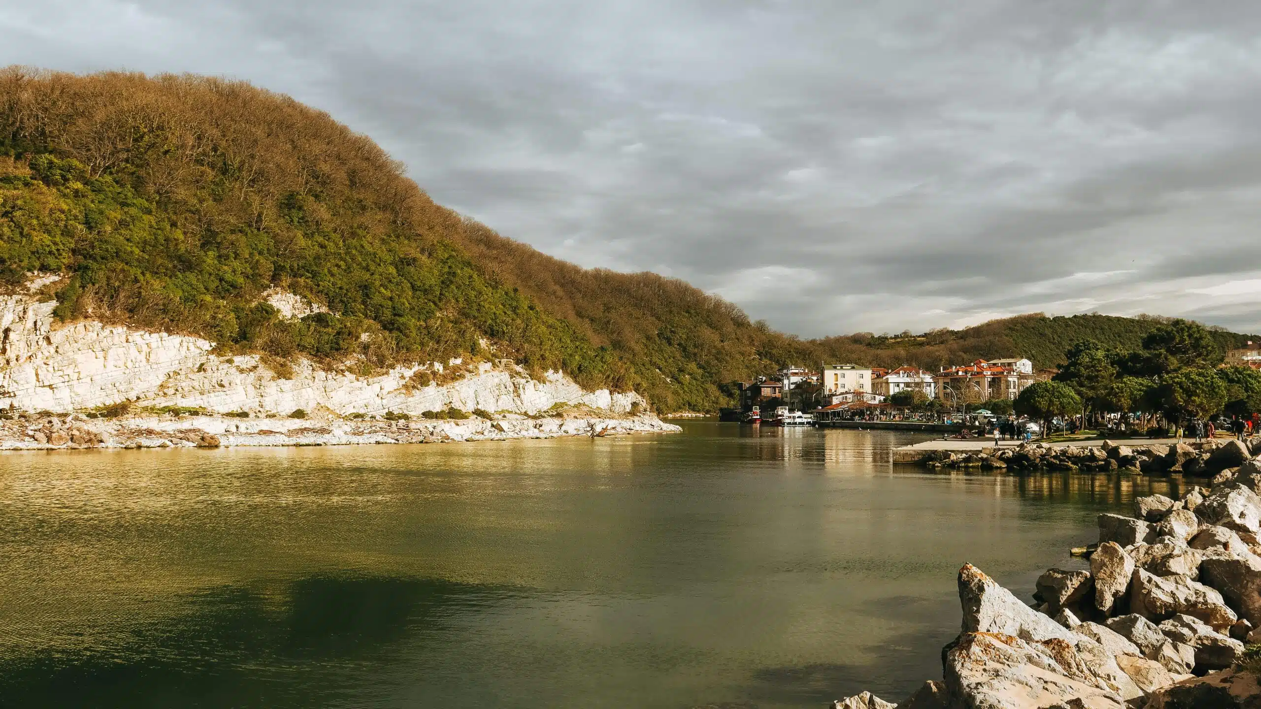 What to Do in Ağva Turkey: Complete Travel Guide for First-Time Visitors In Turkey's Istanbul Province, Ağva is a neighborhood and resort town located in the Şile district and municipality. 2,150 people call it home as of 2022.