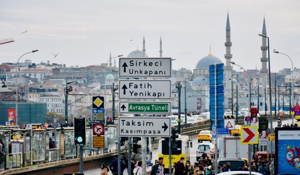 How Big Is Istanbul? Amazing City of 15 Million People & 5,461 km² a busy city street filled with lots of traffic